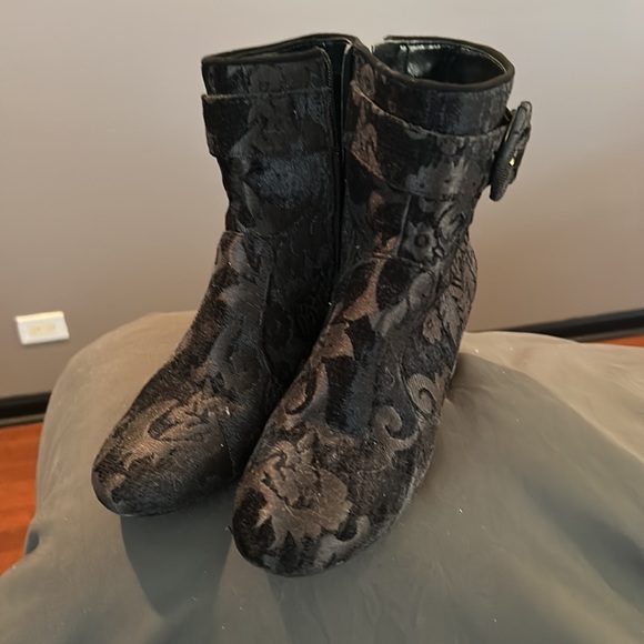 Nine West tapestry boot - Picture 3 of 4